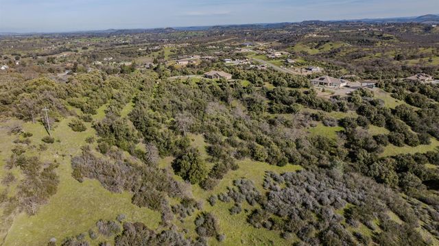 444 Saddle Ridge, Valley Springs, CA 95252