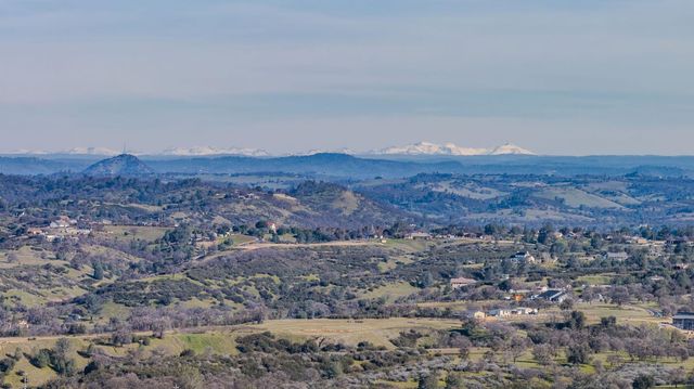 444 Saddle Ridge, Valley Springs, CA 95252