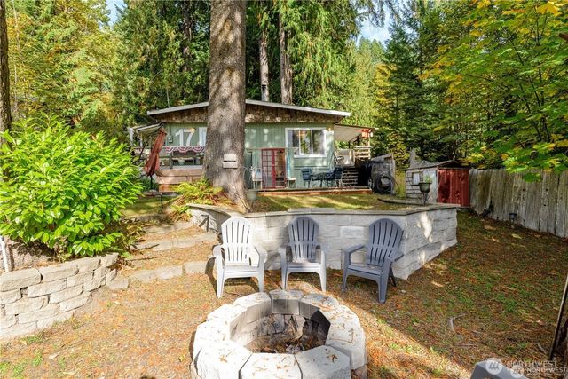 17 Thompson Point Road, Port Angeles, WA 98363