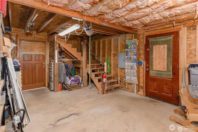17 Thompson Point Road, Port Angeles, WA 98363