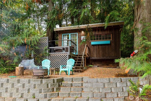 17 Thompson Point Road, Port Angeles, WA 98363