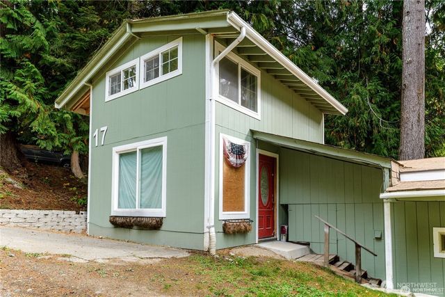 17 Thompson Point Road, Port Angeles, WA 98363