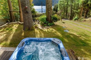 17 Thompson Point Road, Port Angeles, WA 98363