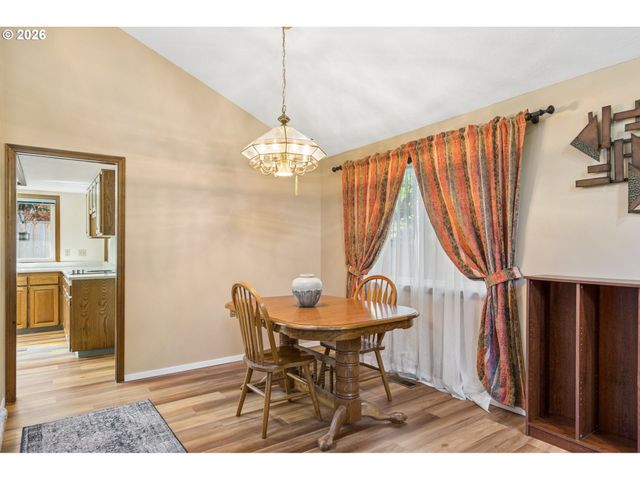 2259 Se LINDENBROOK Ct, Milwaukie, OR 97222
