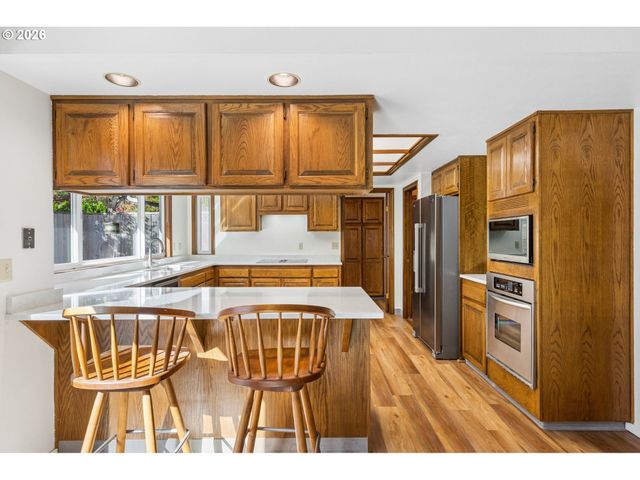2259 Se LINDENBROOK Ct, Milwaukie, OR 97222