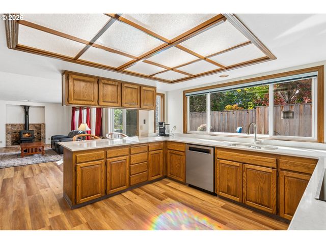 2259 Se LINDENBROOK Ct, Milwaukie, OR 97222