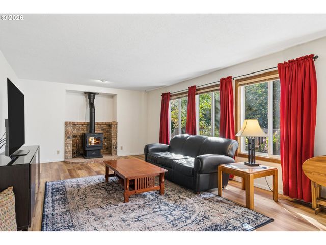 2259 Se LINDENBROOK Ct, Milwaukie, OR 97222