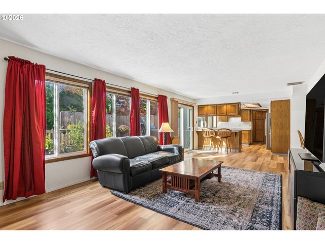 2259 Se LINDENBROOK Ct, Milwaukie, OR 97222
