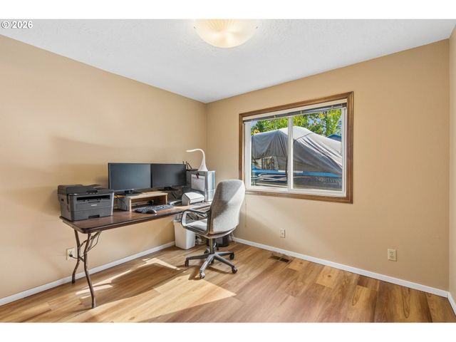 2259 Se LINDENBROOK Ct, Milwaukie, OR 97222