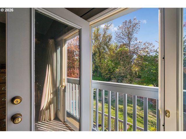 2259 Se LINDENBROOK Ct, Milwaukie, OR 97222