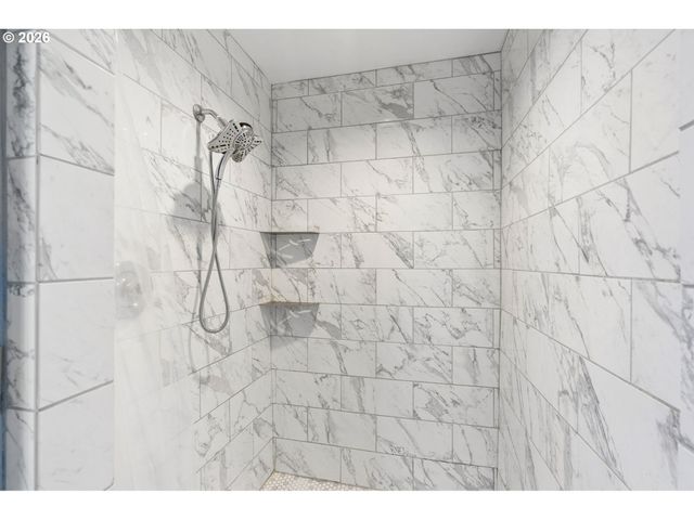 2259 Se LINDENBROOK Ct, Milwaukie, OR 97222