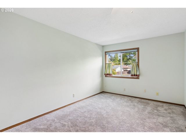 2259 Se LINDENBROOK Ct, Milwaukie, OR 97222