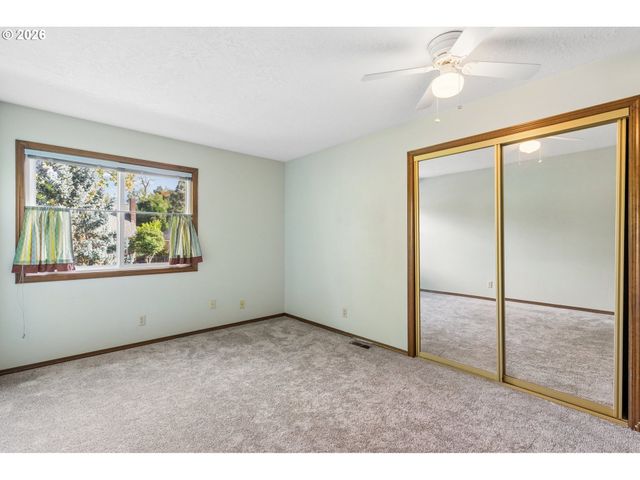 2259 Se LINDENBROOK Ct, Milwaukie, OR 97222