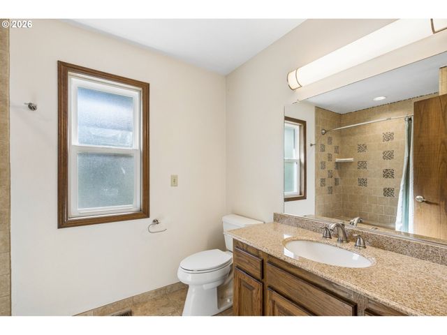 2259 Se LINDENBROOK Ct, Milwaukie, OR 97222