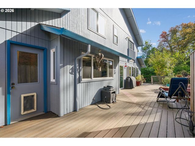 2259 Se LINDENBROOK Ct, Milwaukie, OR 97222
