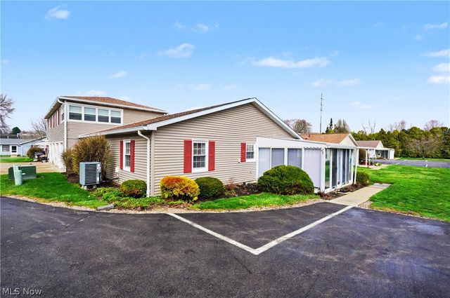 934 Canterbury Lane, Salem, OH 44460