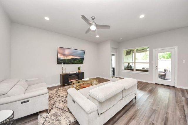 14136 Lake Lodge Drive, Conroe, TX 77384