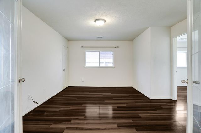 7605 Waterlilly Lane, Pearland, TX 77581