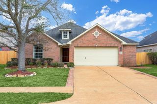 7605 Waterlilly Lane, Pearland, TX 77581