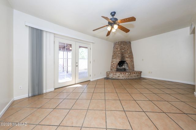 3159 W Calle Fresa, Tucson, AZ 85741