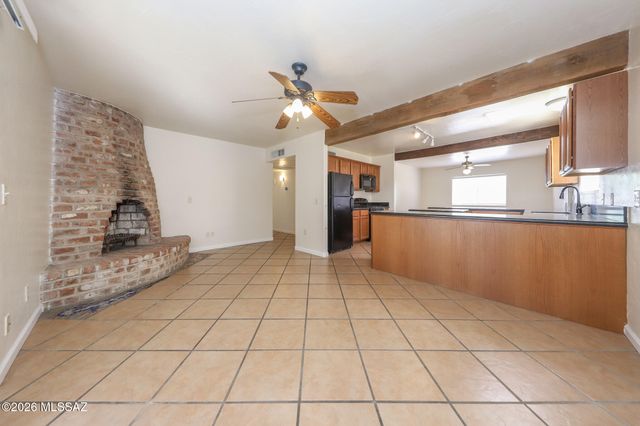 3159 W Calle Fresa, Tucson, AZ 85741