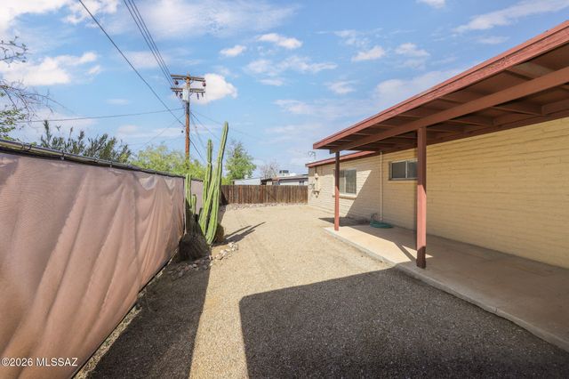 3159 W Calle Fresa, Tucson, AZ 85741