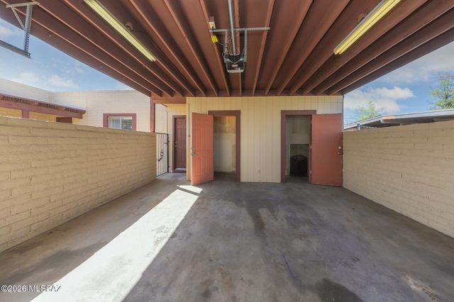 3159 W Calle Fresa, Tucson, AZ 85741