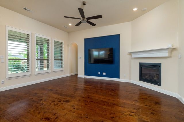 11701 Slumber Falls Drive, Flower Mound, TX 76226