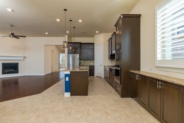 11701 Slumber Falls Drive, Flower Mound, TX 76226