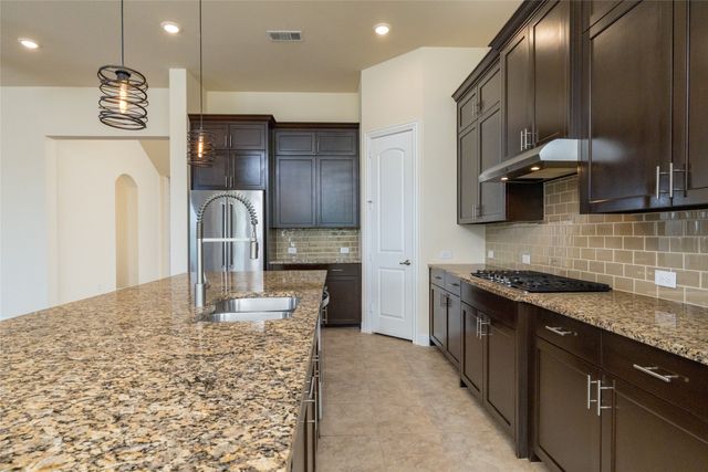 11701 Slumber Falls Drive, Flower Mound, TX 76226