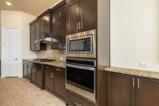 11701 Slumber Falls Drive, Flower Mound, TX 76226