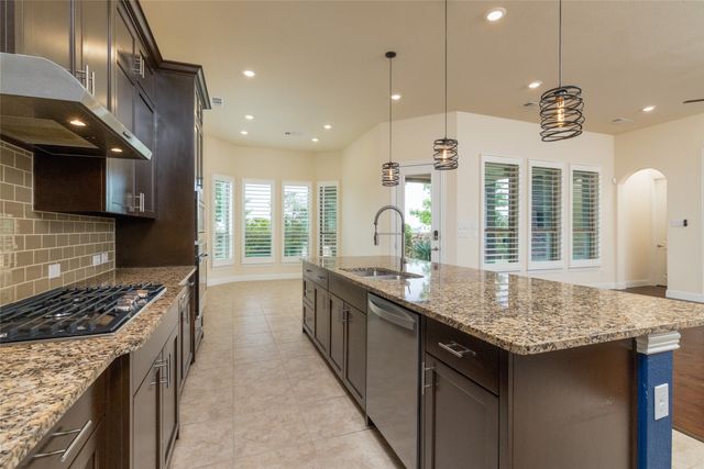 11701 Slumber Falls Drive, Flower Mound, TX 76226