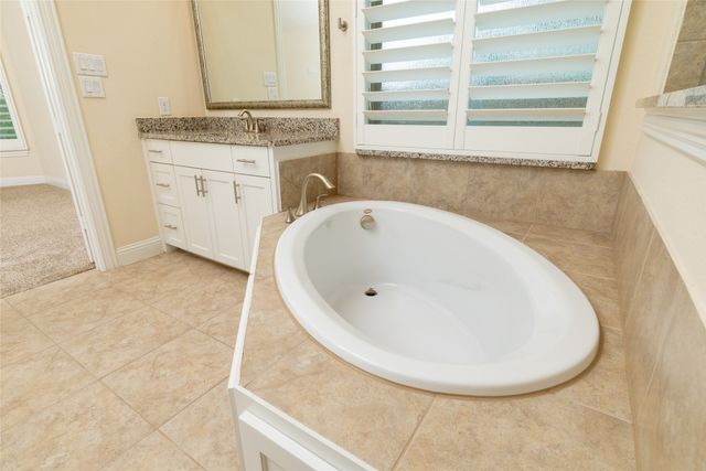 11701 Slumber Falls Drive, Flower Mound, TX 76226