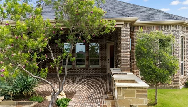 11701 Slumber Falls Drive, Flower Mound, TX 76226