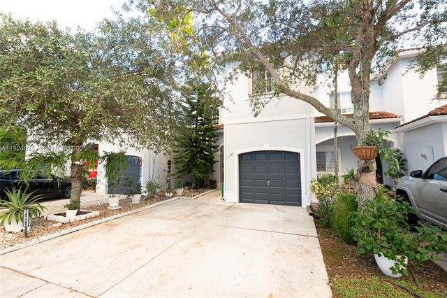 14738 SW 9th Ln, Miami, FL 33194