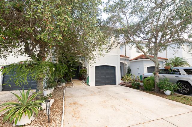 14738 SW 9th Ln, Miami, FL 33194
