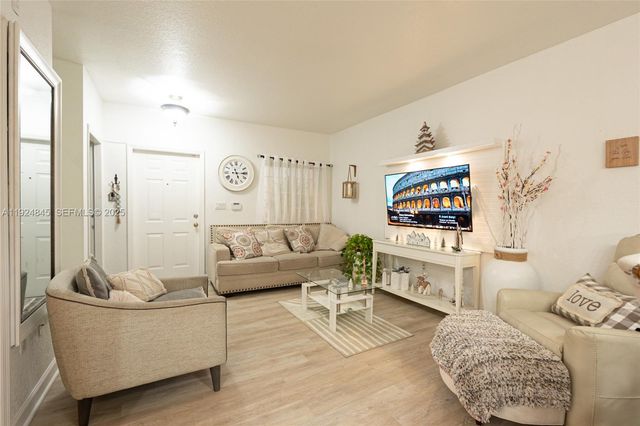 14738 SW 9th Ln, Miami, FL 33194