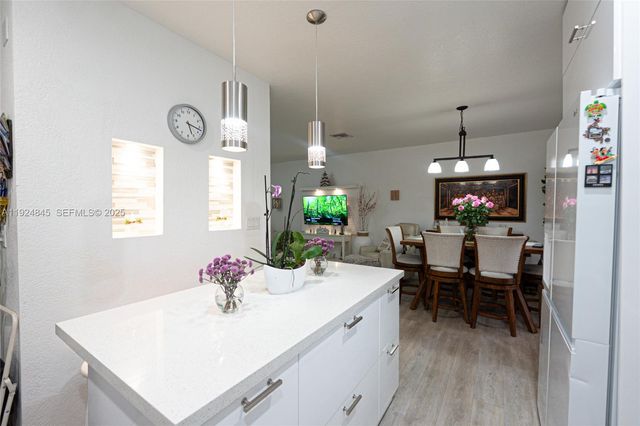 14738 SW 9th Ln, Miami, FL 33194