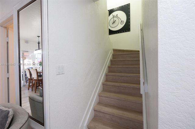 14738 SW 9th Ln, Miami, FL 33194