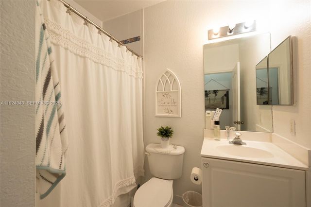 14738 SW 9th Ln, Miami, FL 33194