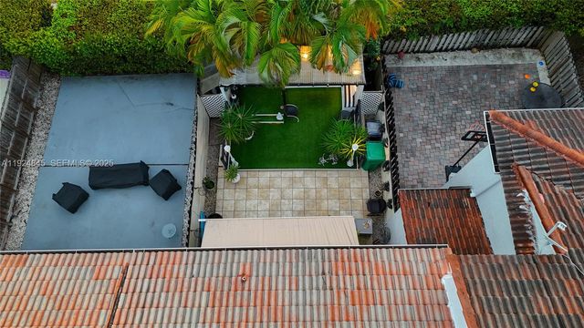 14738 SW 9th Ln, Miami, FL 33194