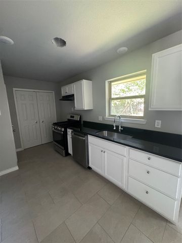 2817 Sequoia Lane, Arlington, TX 76010