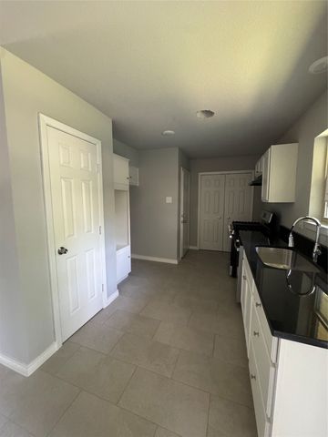 2817 Sequoia Lane, Arlington, TX 76010