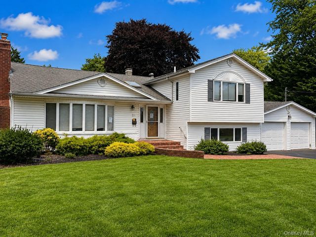 201 Wampum Lane, West Islip, NY 11795