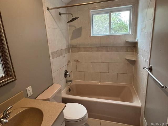 201 Wampum Lane, West Islip, NY 11795
