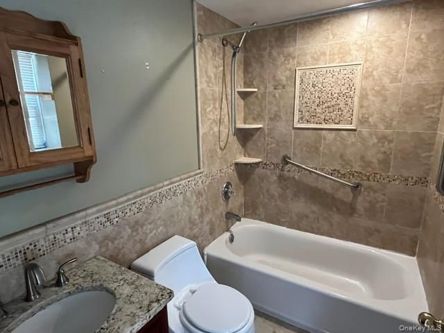 201 Wampum Lane, West Islip, NY 11795