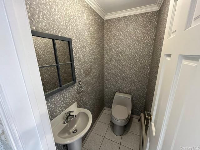 201 Wampum Lane, West Islip, NY 11795