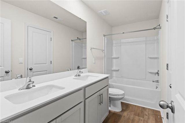 310 Beresford Way, Greensboro, NC 27405