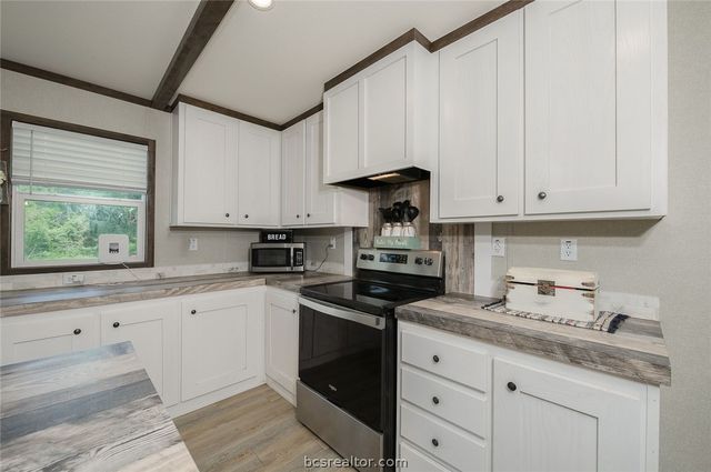 17668 Highway 21 W, North Zulch, TX 77872