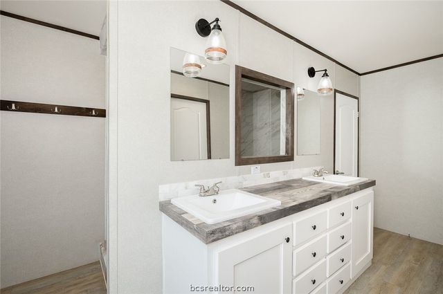 17668 Highway 21 W, North Zulch, TX 77872